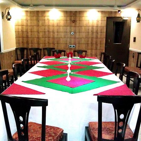 Hotel Wall City New Delhi Bagian luar foto