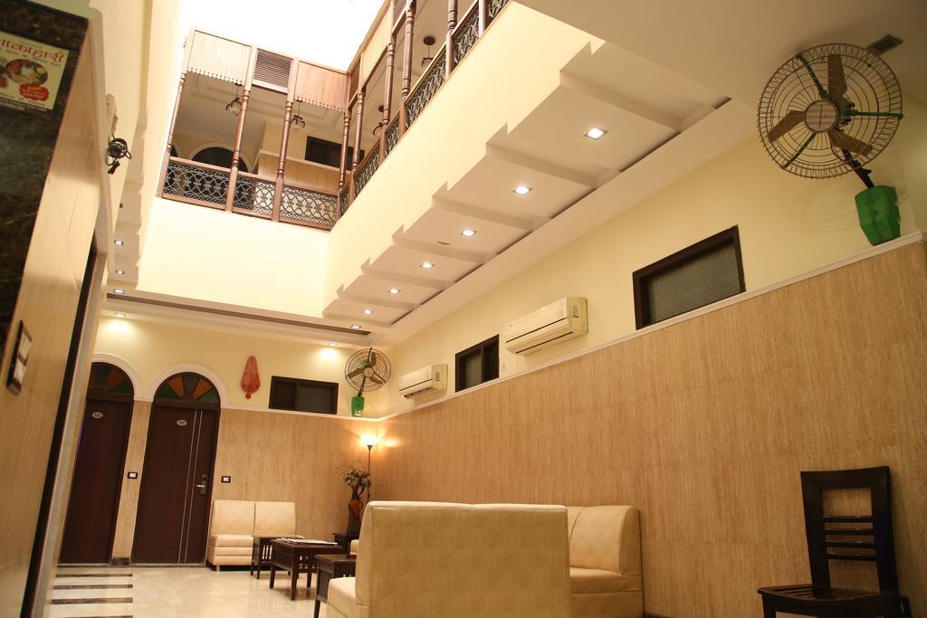 Hotel Wall City New Delhi Bagian luar foto